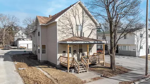 1221 E Walnut St, Green Bay, WI 54301