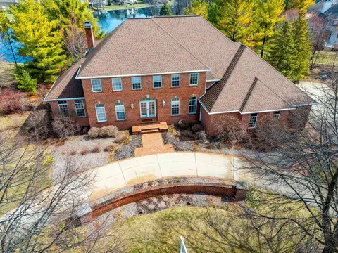 2532 Huntington Way, Suamico, WI 54173