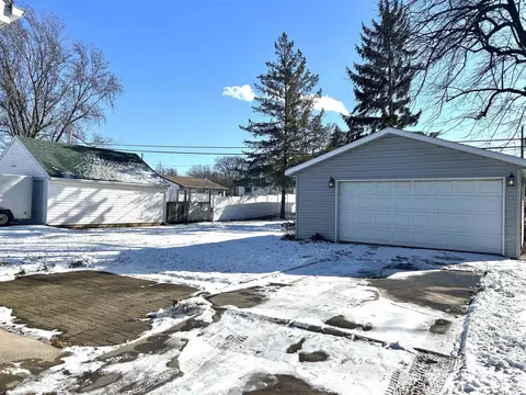 207 E Calumet St, Appleton, WI 54915 photo 3