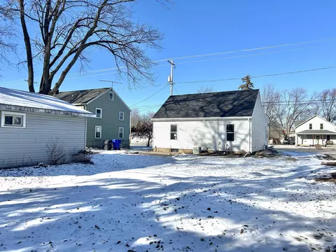 207 E Calumet St, Appleton, WI 54915 photo 2