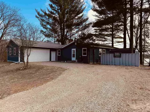 n152 Czech Drive, Coloma, WI 54930