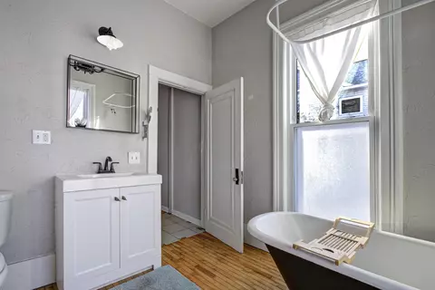 Bath - 121 E Spring St, Appleton, WI 54911 photo 2 of 4