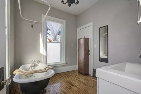 Bath - 121 E Spring St, Appleton, WI 54911 photo 3 of 4