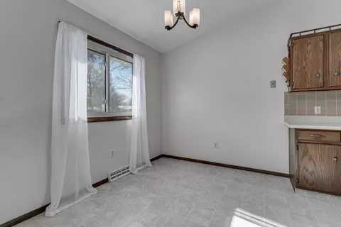 3425 W Capitol Dr, Appleton, WI 54914 photo 11