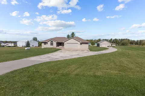 1755 Dallas Ln, De Pere, WI 54115