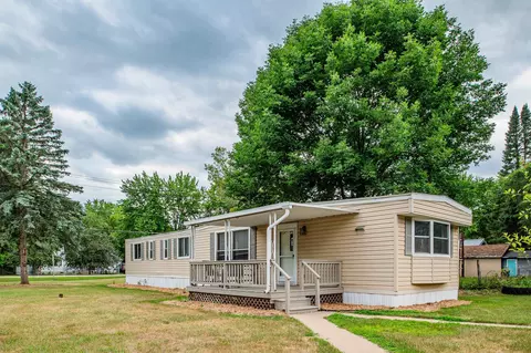 n2709 Duvenick Lane, Waupaca, WI 54981