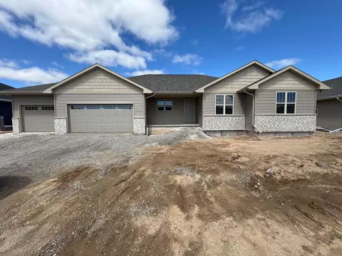 4662 Richard Ln, Green Bay, WI 54313