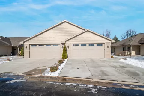 1564 Stanton Cir, Appleton, WI 54915