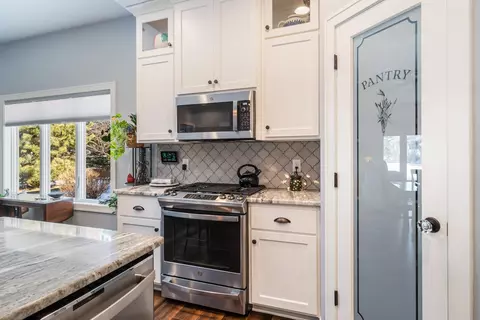 1564 Stanton Cir, Appleton, WI 54915 photo 4