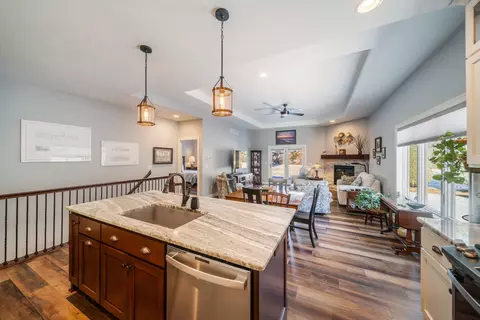 1564 Stanton Cir, Appleton, WI 54915 photo 5