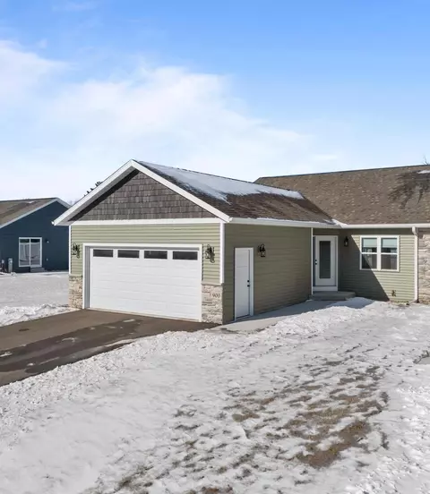 900 Green Pastures Trl, Plover, WI 54467