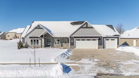6591 N Headwall Cir, Appleton, WI 54913