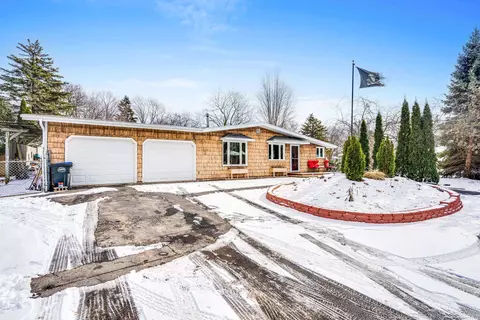 1445 Sunset Ln, Menasha, WI 54952