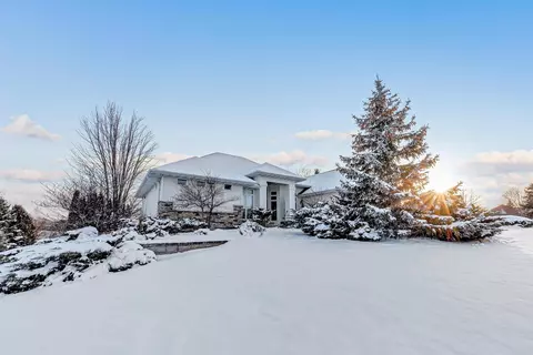 3531 Golden Harvest Dr, Neenah, WI 54956