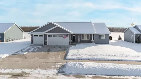 1851 White Dove Ln, Kaukauna, WI 54130