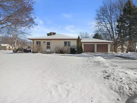 1647 Jennie St, Menasha, WI 54952