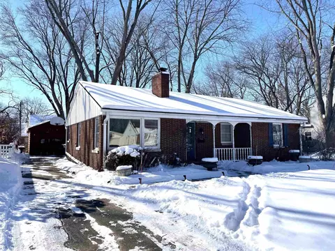 325 Bryan St, Green Bay, WI 54301