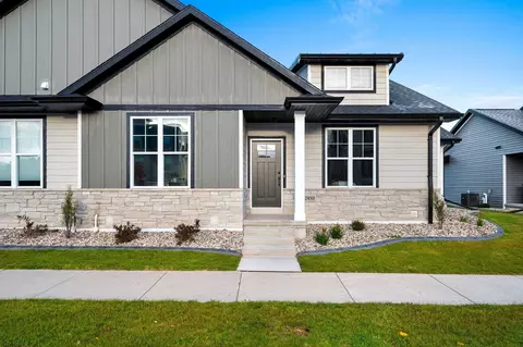 2850 Elm Tree Hl, Howard, WI 54313