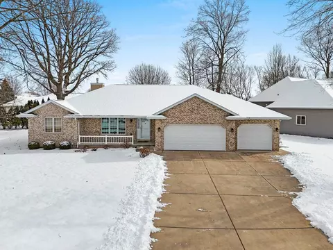 2130 Palmer Dr, Green Bay, WI 54311