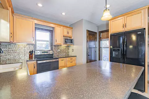 Kitchen - 614 E Pacific St, Appleton, WI 54911 photo 6 of 9