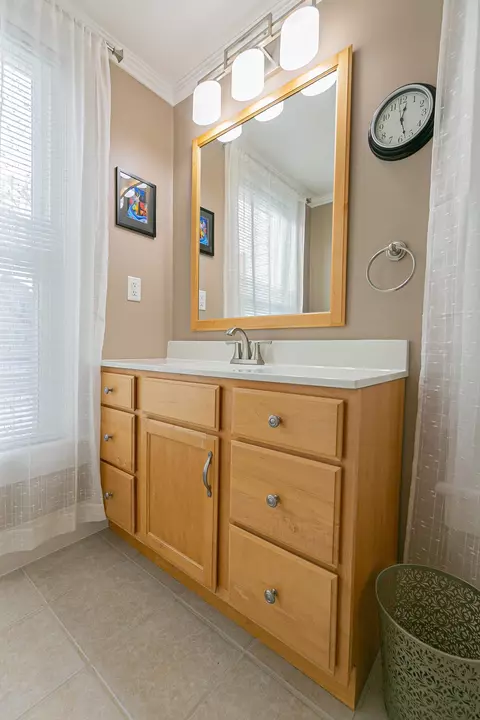 Bath - 614 E Pacific St, Appleton, WI 54911 photo 2 of 5