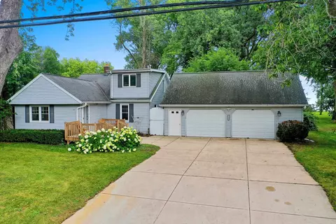 2123 Lakeside Pl, Green Bay, WI 54302