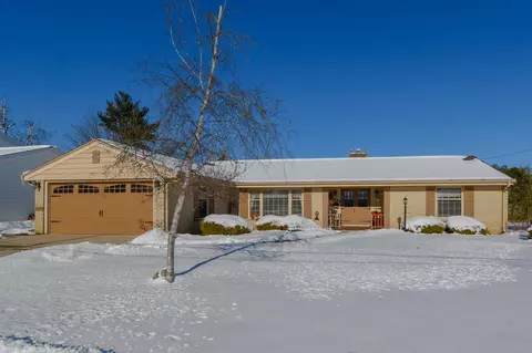 1268 Kellogg St, Green Bay, WI 54303