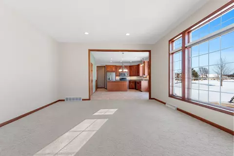Living - 7 Red Clover Ln, Wrightstown, WI 54180 photo 2 of 4