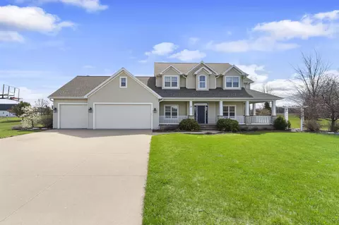 Exterior - 7 Red Clover Ln, Wrightstown, WI 54180 photo 10 of 16