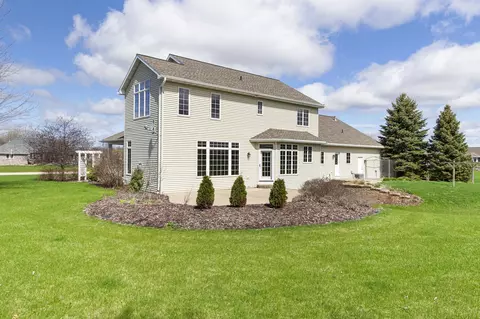 Exterior - 7 Red Clover Ln, Wrightstown, WI 54180 photo 12 of 16