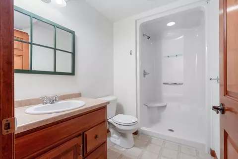 Bath - 7 Red Clover Ln, Wrightstown, WI 54180 photo 2 of 8