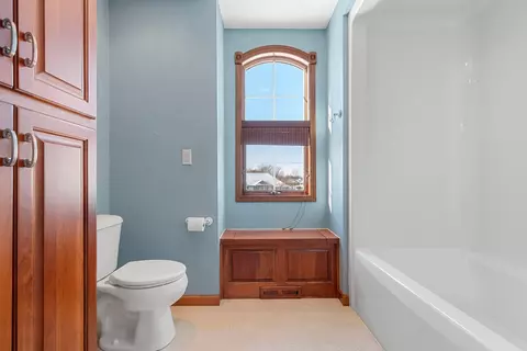 Bath - 7 Red Clover Ln, Wrightstown, WI 54180 photo 6 of 8