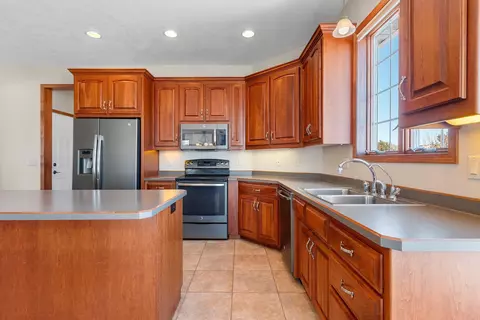 Kitchen - 7 Red Clover Ln, Wrightstown, WI 54180 photo 3 of 6