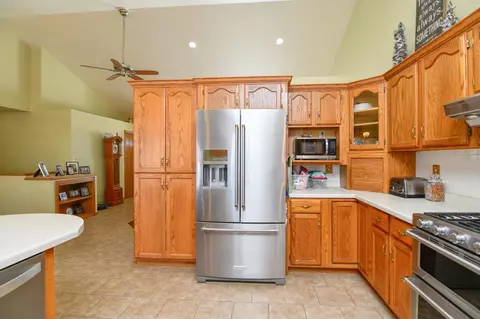 Kitchen - 228 Crestview Cir, Wrightstown, WI 54180 photo 5 of 8