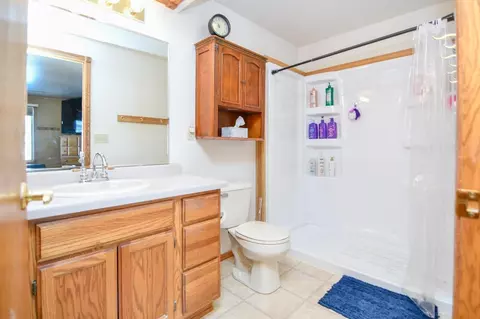Bath - 228 Crestview Cir, Wrightstown, WI 54180 photo 1 of 4