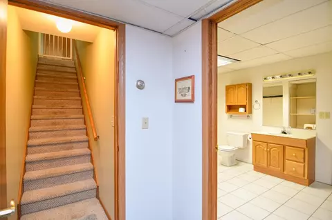 Entry Way - 228 Crestview Cir, Wrightstown, WI 54180 photo 6 of 8