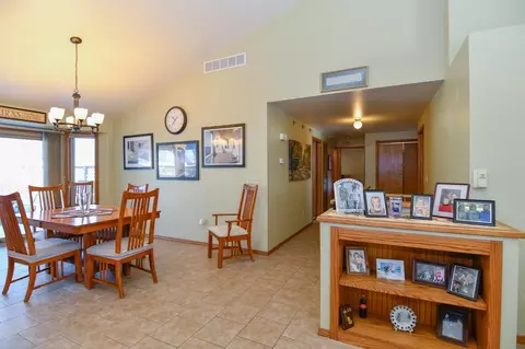 Entry Way - 228 Crestview Cir, Wrightstown, WI 54180 photo 3 of 8