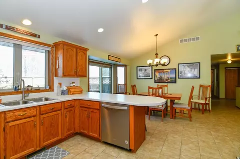 Kitchen - 228 Crestview Cir, Wrightstown, WI 54180 photo 8 of 8