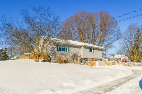 1423 Hillcrest Dr, Kaukauna, WI 54130