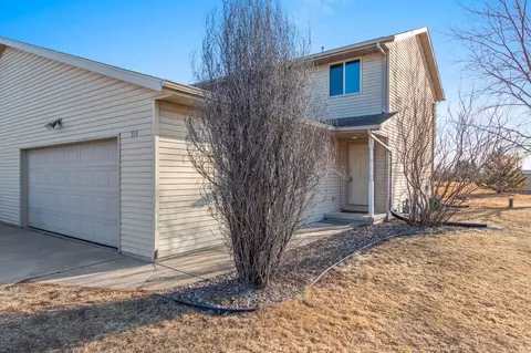 914 Riverview Dr, Little Suamico, WI 54141