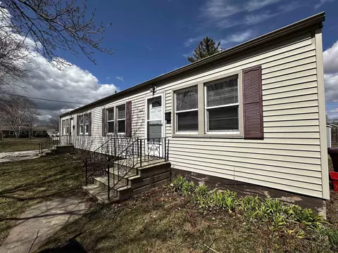 3806 Rock St, Manitowoc, WI 54220