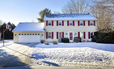 16 W Creek Water Ct, Appleton, WI 54914