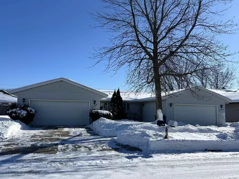 1700 Roosevelt St, Little Chute, WI 54140