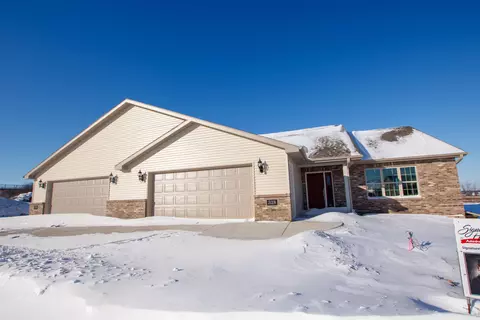 328 Twilight Trl, Fond Du Lac, WI 54937