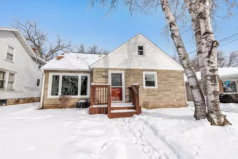 828 W Winnebago St, Appleton, WI 54914