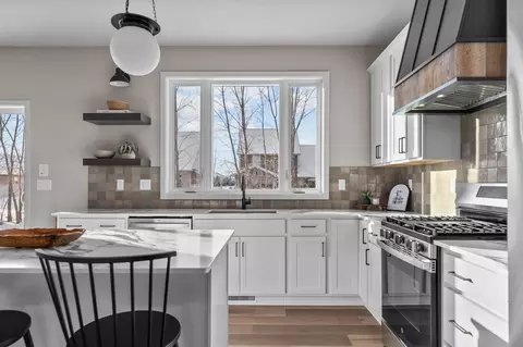 3635 E Gladiolus Pl, Appleton, WI 54913 photo 6