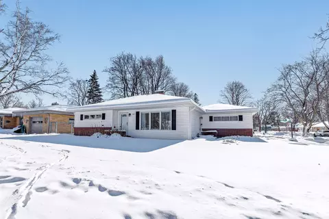 902 Ridgeway Blvd, De Pere, WI 54115