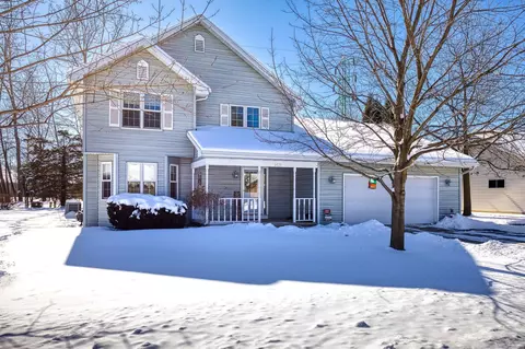 1439 Pearl St, Menasha, WI 54952