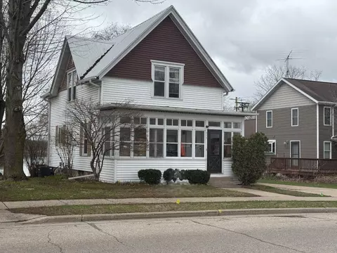 509 N Main St, Marion, WI 54950