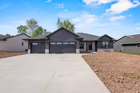 2552 Meyer Way, De Pere, WI 54115